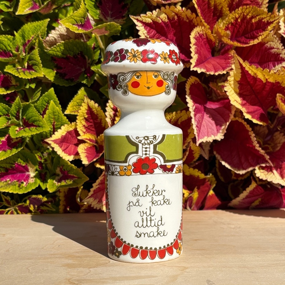 Vintage Norwegian Figgjo “Folklore” Porcelain Powdered Sugar Shaker